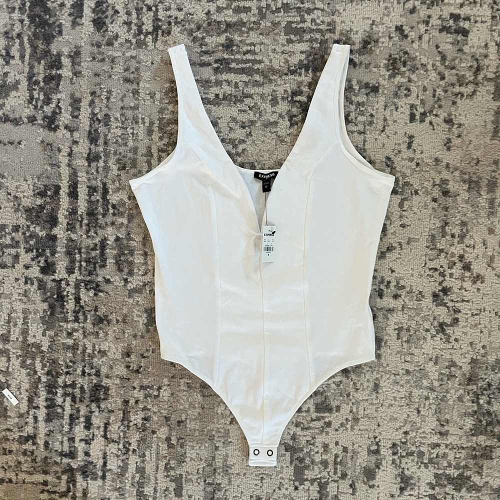 Set of Express Deep V Bodysuits - Picture 4 of 6